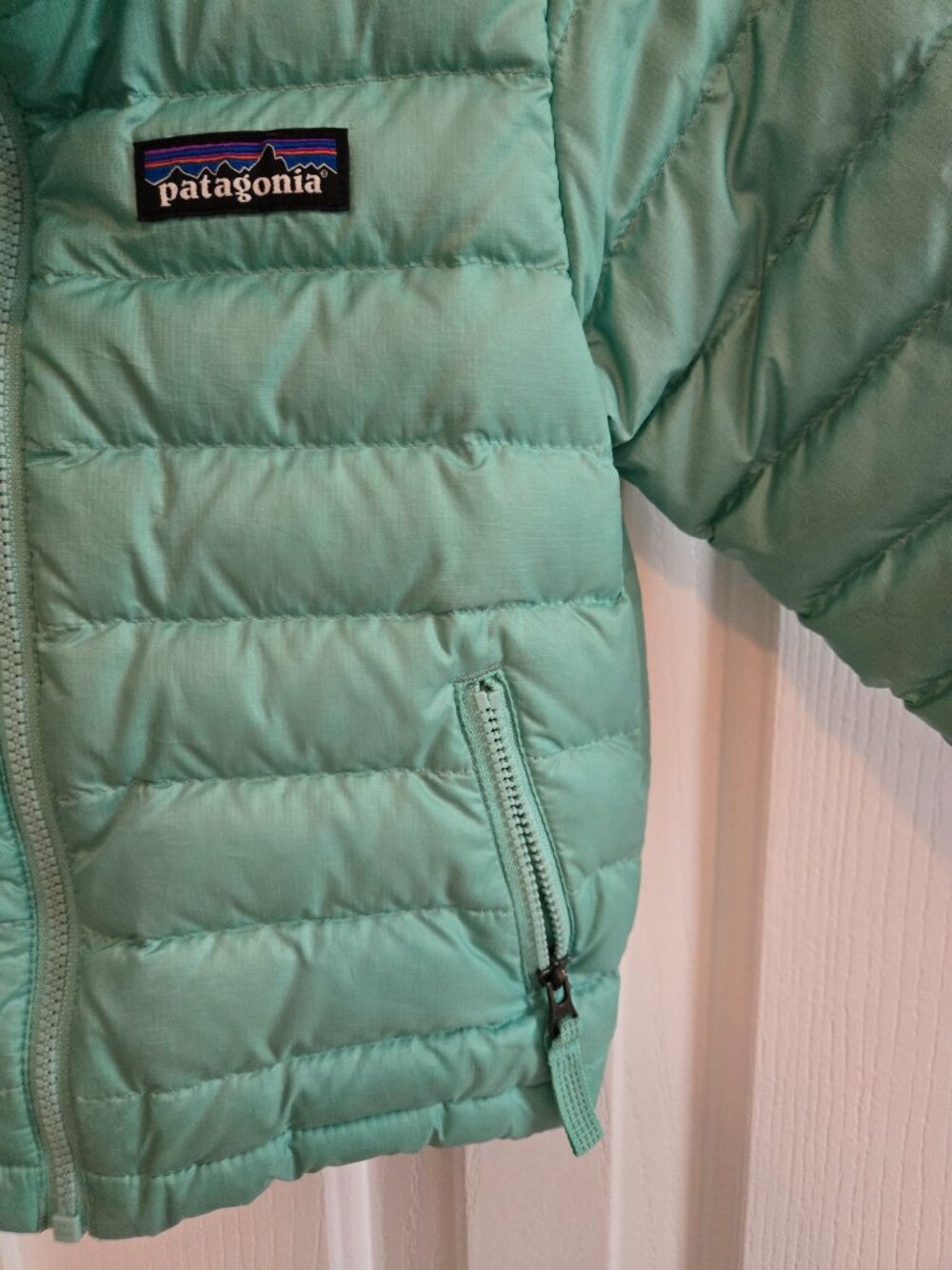 Girls size 6-12 month Patagonia Baby Down Sweater Jacket - Picture 6 of 11